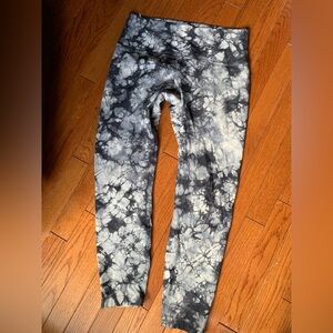 lululemon athletica Black and Gray Tie-Dye Leggings wonder under